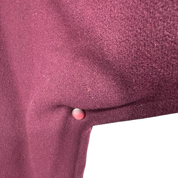 *Womens Vintage 1990’s My Maine Bag Bangor Maine 1 Size Maroon 100% Wool Poncho - Picture 11 of 14